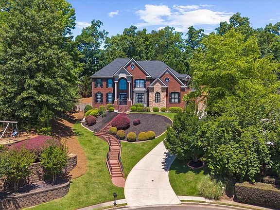 3rd image of 1370 Boomer Cir