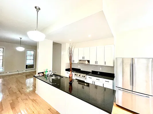 Rented by Pear NYC LLC | media 12