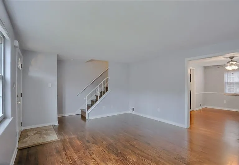 716 Maple Ln — Photo 6