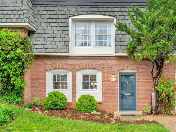 8202 Tory Rd #135, Springfield, VA 22152