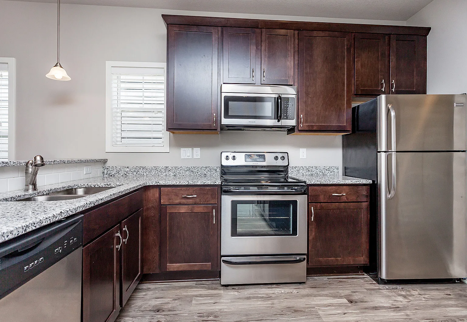 2071 SW Cascade Falls Drive - 2071 — Photo 3