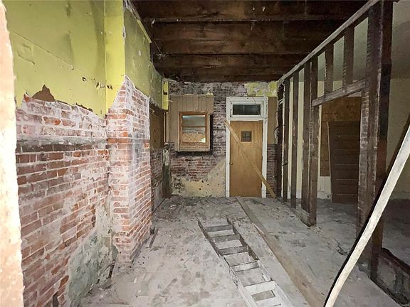 5th image of 920 Bayard Ave