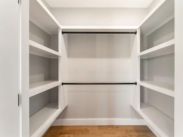 230 Griffith Street image 22 of 23