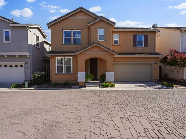 5305 Cottage Cove Dr, Riverbank, CA 95367