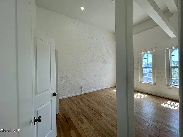 155 River St #5D — Photo 17