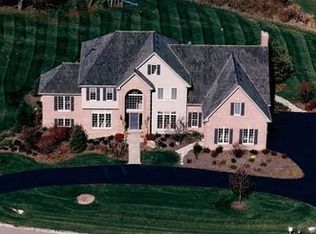 27137 W Driftwood Ct, Lake Barrington, IL 60010