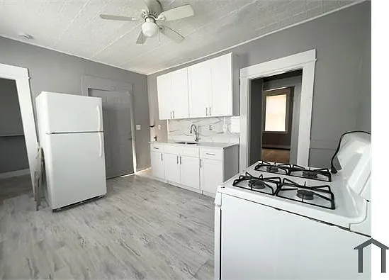 127 Pearl St #2 — Photo 9