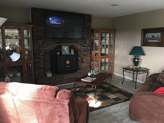 5th image of 540 S Lake Dr