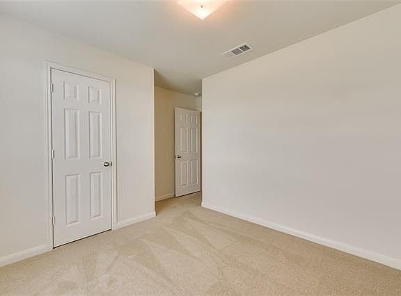 3rd image of 226 Magnolia Dr