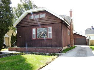 2207 La Follette Ave, Manitowoc, WI 54220