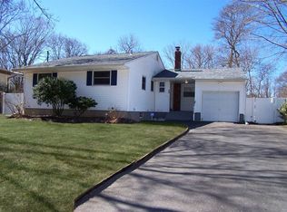 28 Holbrook Rd, Centereach, NY 11720