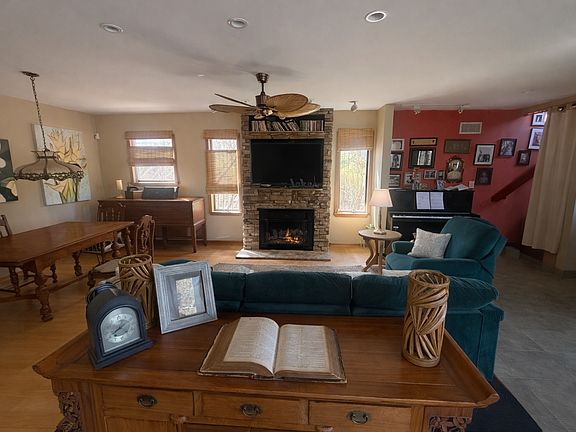 5th image of 12 Lake Rd