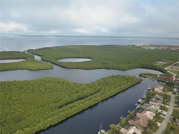 4th image of 3927 Crooked Island Dr