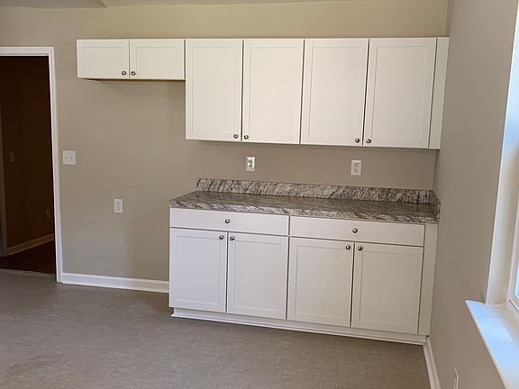 5th image of 225 Dorchester Manor Blvd