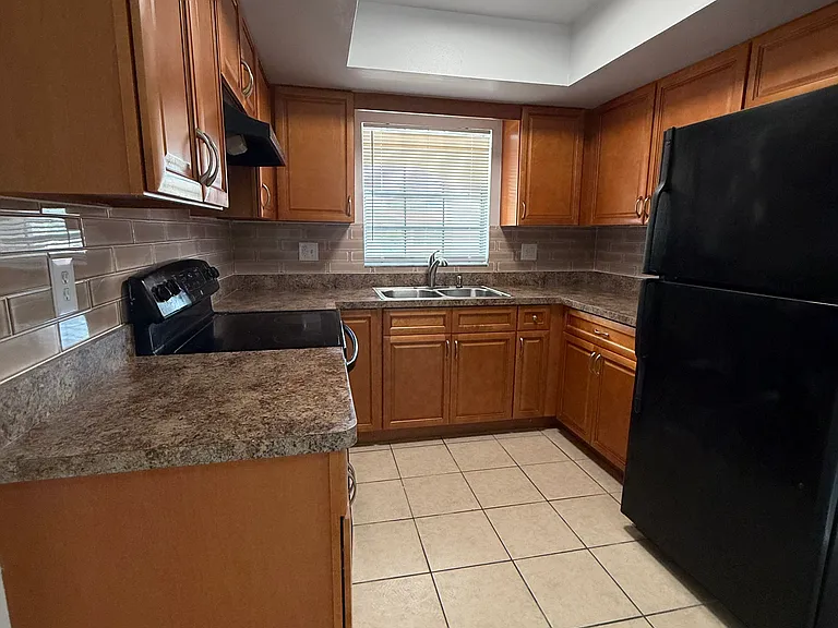 625 Belltower Ave #B — Photo 4
