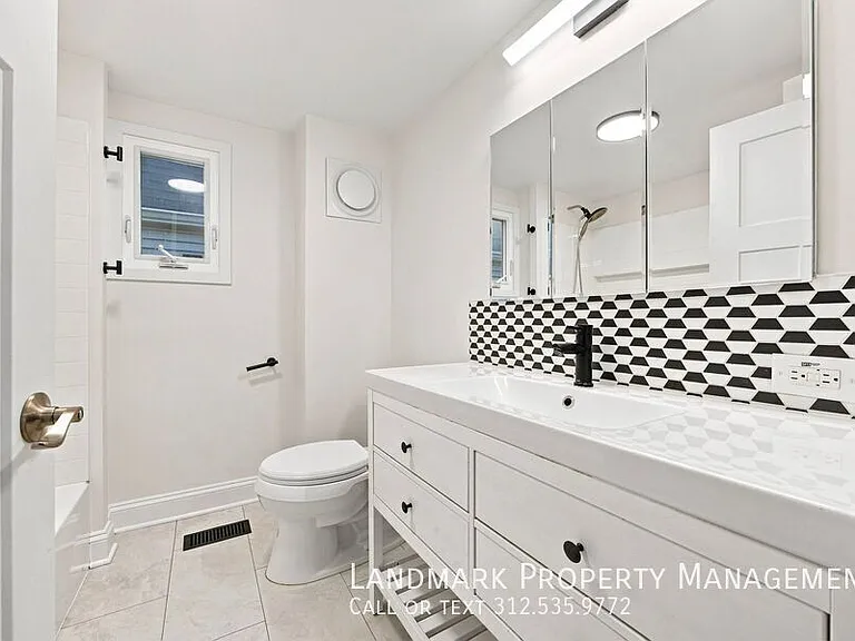 2962 N Allen Ave #2 — Photo 26