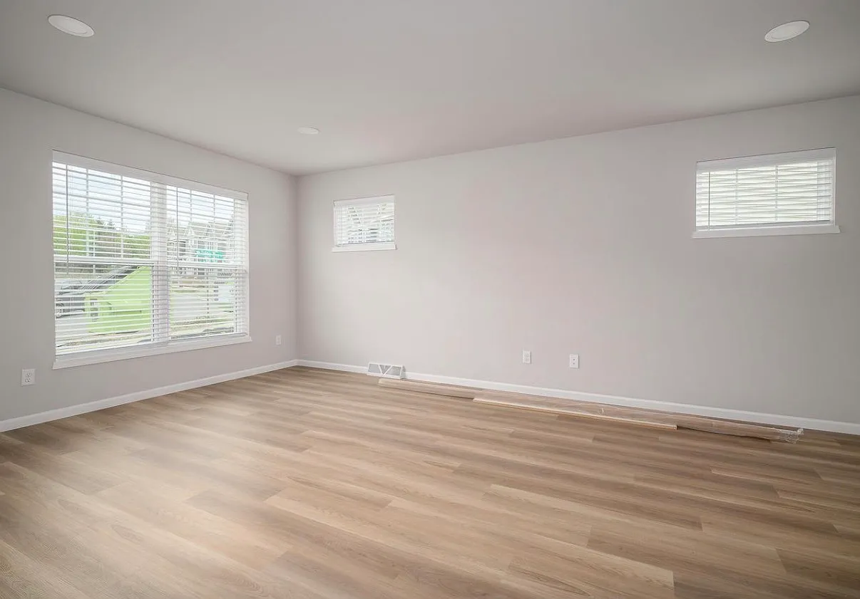 3 bed, 1690 sqft, $3,300 — Photo 1