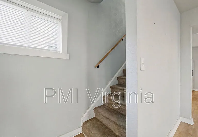 1035 W 36th St — Photo 14