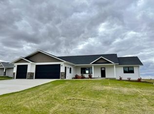 2420 Red Oak Rd, Decorah, IA 52101