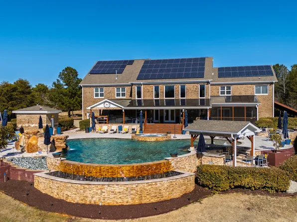 415 Trotting Trl, Efland, NC 27243