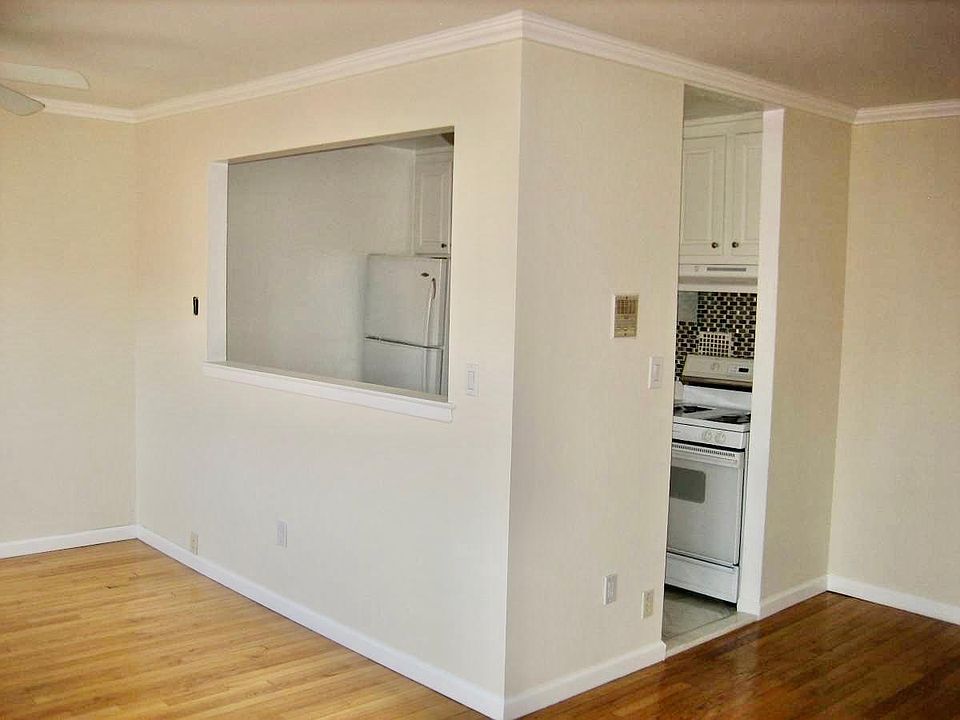 1st image of 395 Westchester Ave APT 3G