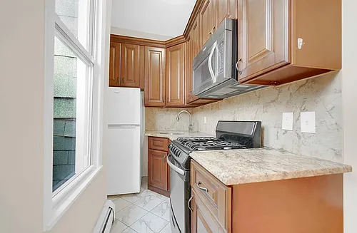144 Bowers St #9 Photo 1