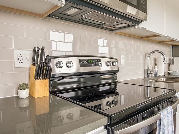 5th image of 3835 Main St Unit 1003