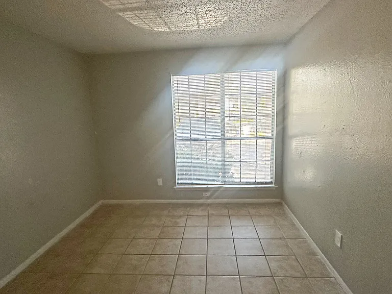 7504 Oak Chase — Photo 13