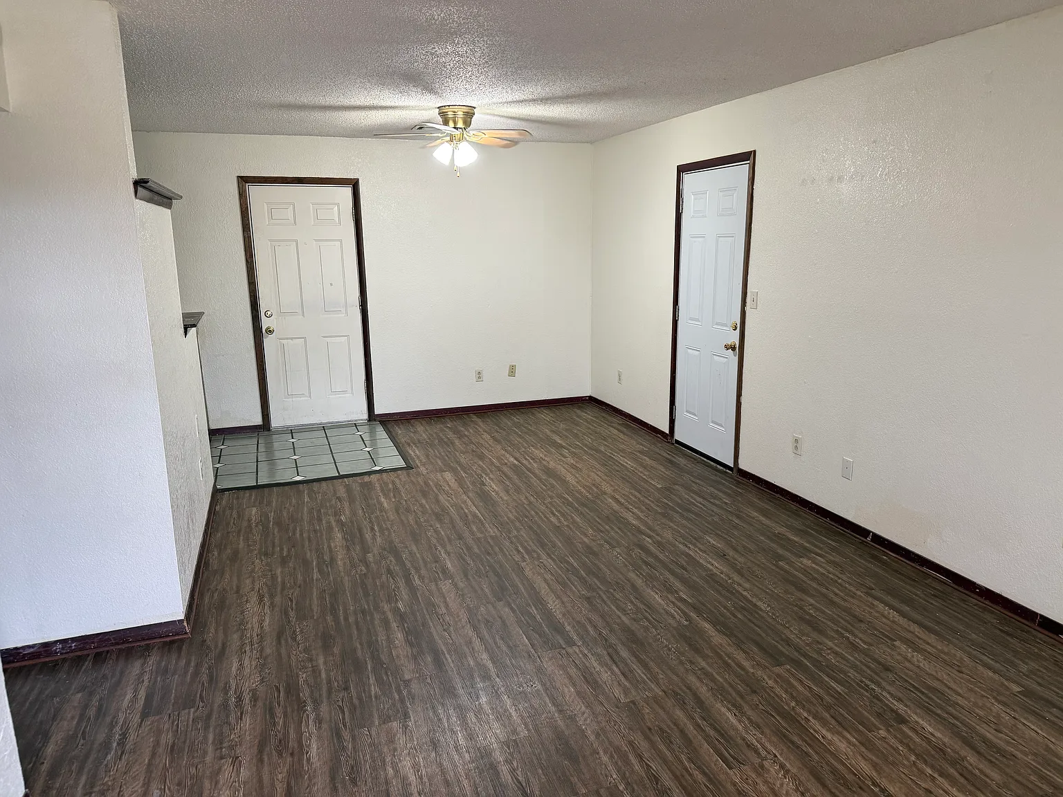 3 bed, 995 sqft, $1,195 — Photo 2