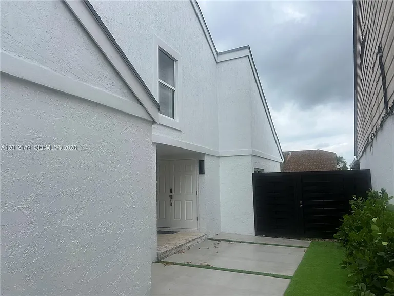 13595 SW 99th St — Photo 11