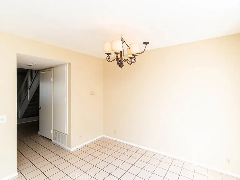 24 Elderglen — Photo 13