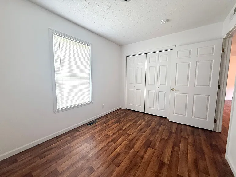 137 McCawley St — Photo 25