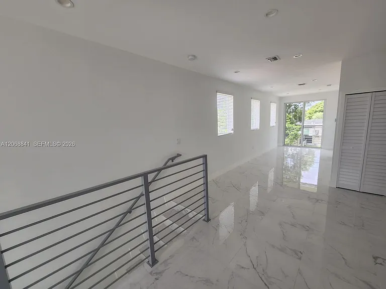 7245 SW 21st St #1 — Photo 5