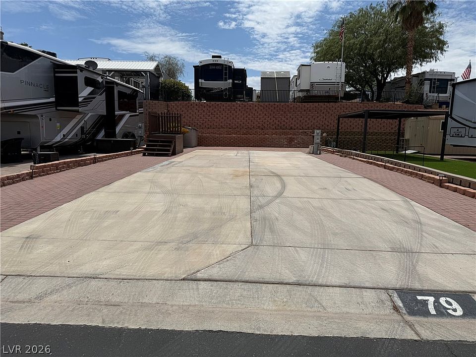1st image of 812 Pelican Way