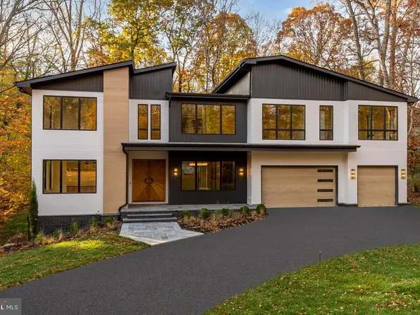 6916 Carmichael Ave, Bethesda, MD 20817