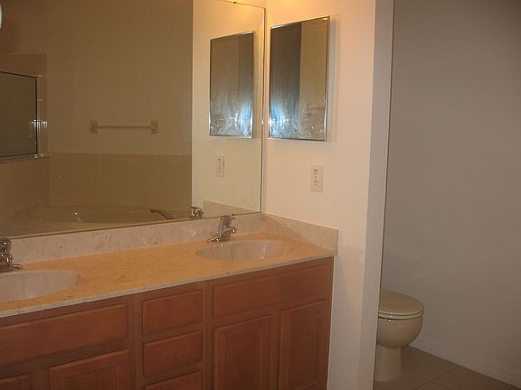 5th image of 10724 Ashford Oaks Dr
