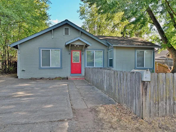 1211 Locust St, Medford, OR 97501