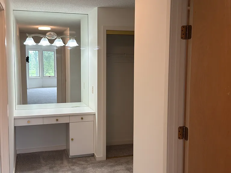 Chelsea Condos — Photo 54