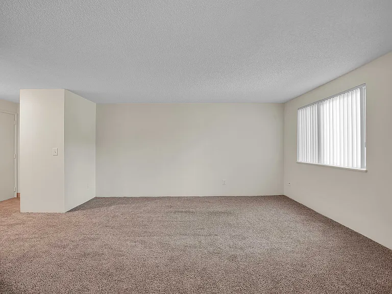 Riverview Apartments — Photo 41