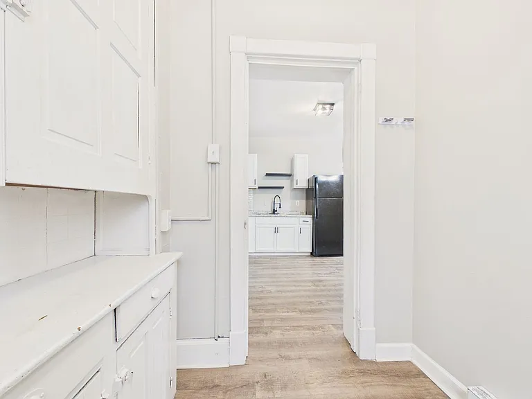 2614 Lexington St — Photo 13