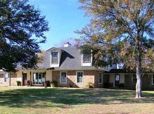 814 W White Oak Rd, West, TX 76691