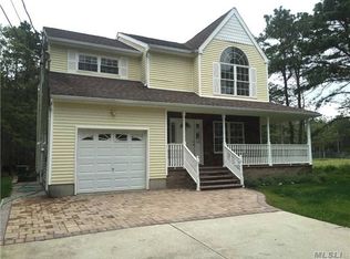 25 Conservation Circus, Ridge, NY 11961