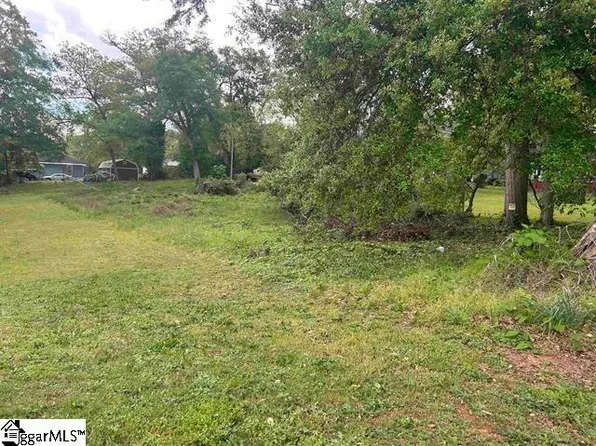 639 S Harper St, Laurens, SC 29360