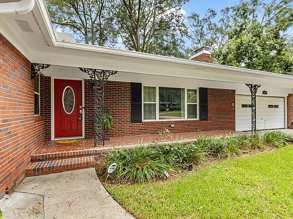 4th image of 2215 Croydon Dr