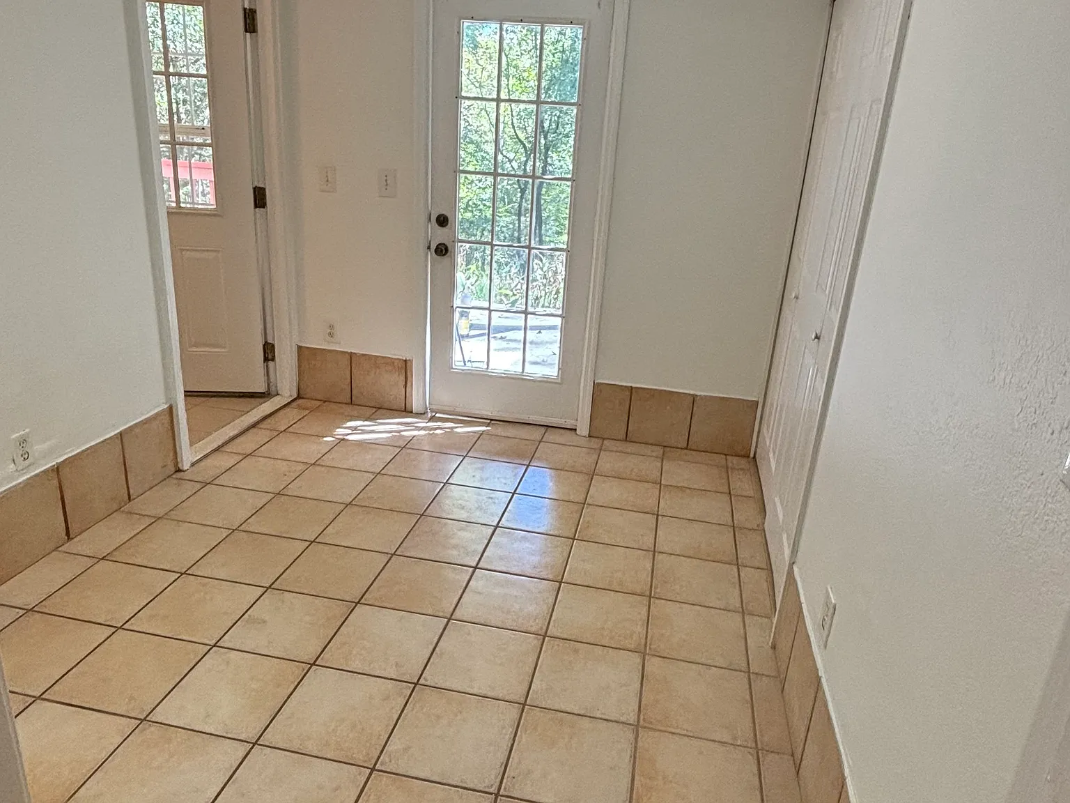 2 bed, $1,650 — Photo 3