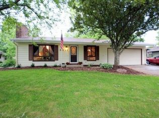 5217 Meadowood Dr, Fitchburg, WI 53711