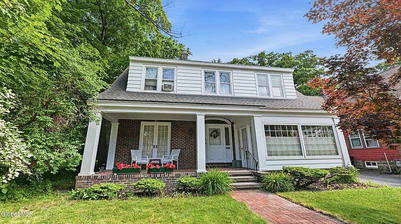 3rd image of 1169 Oxford Place