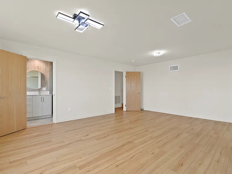 4217 Mesa St — Photo 13