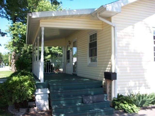 2nd image of 807 E Stevenson St
