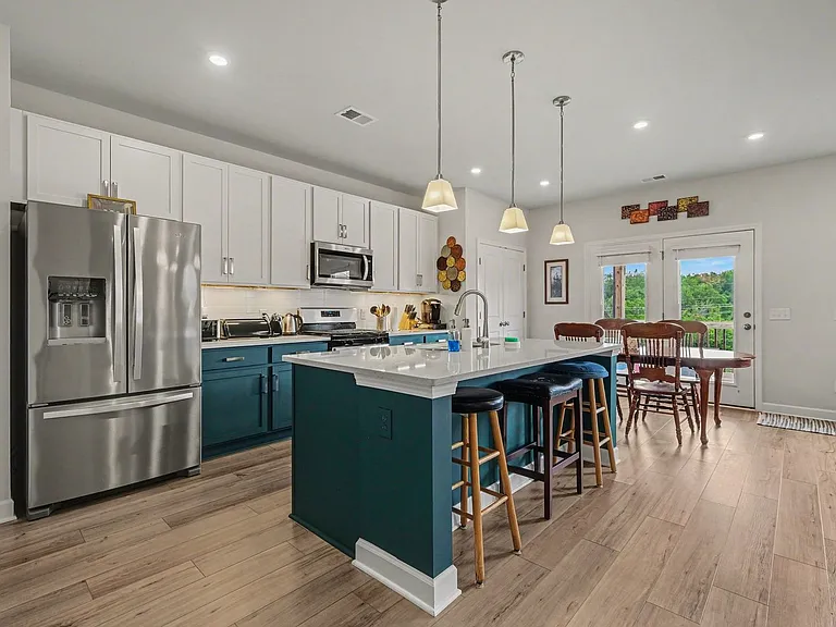139 Millbrook Dr — Photo 4